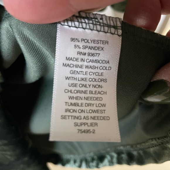 Women’s green crush velvet dress! - Picture 7 of 7